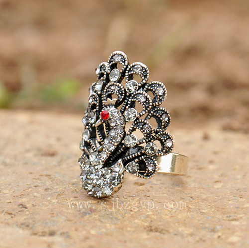 Peacock ring